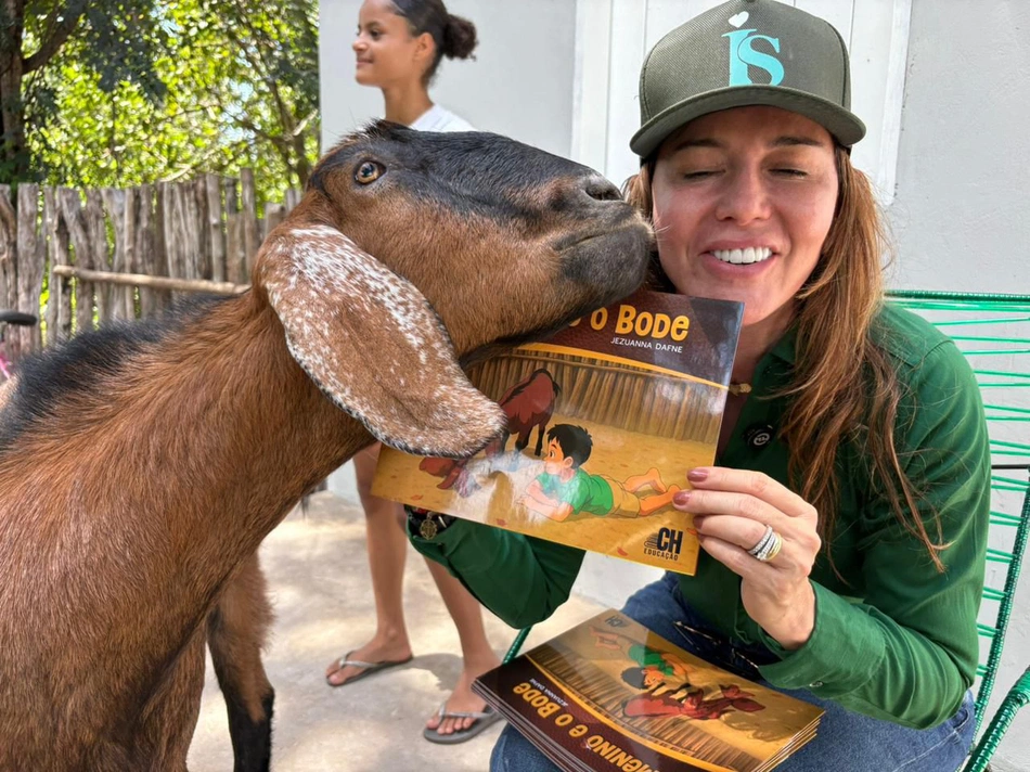 Prefeita Ivanária Sampaio apoia lançamento do livro infantil  O Menino e o Bode 