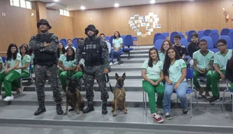 GCM conscientiza comunidade escolar com palestra na zona Norte de Teresina