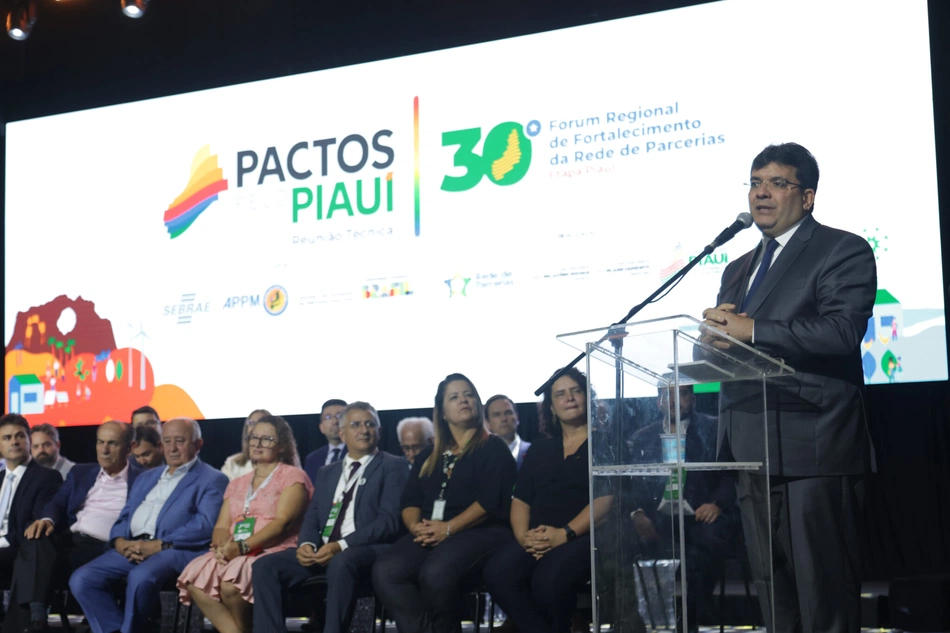 Governo reúne prefeitos para apresentar resultados do 1º ano do Pactos pelo Piauí