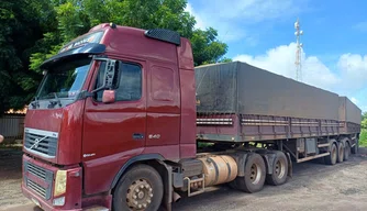 Veículo de carga com quase 100 toneladas e outras irregularidades em Picos