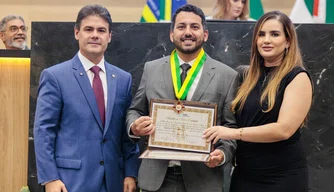 Advogado Breno Macedo recebe Medalha do Mérito Legislativo