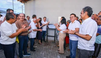 Rafael Fonteles inaugura arena esportiva e visita obra de urbanização em Água Branca