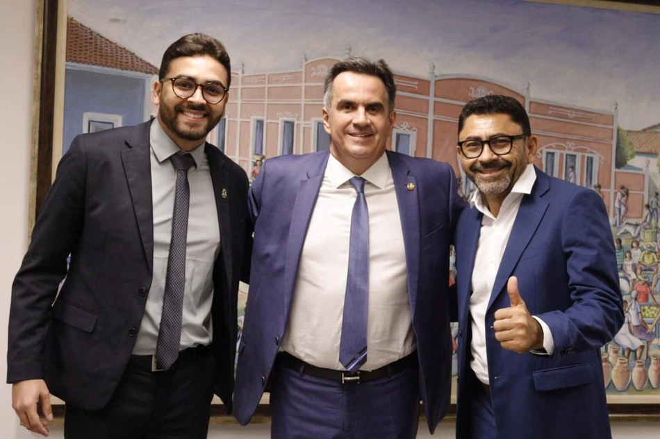 Ciro Nogueira recebe prefeitos e lideranças