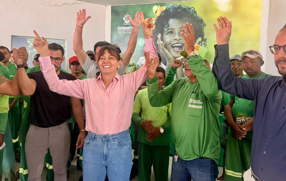 Ivanária Sampaio homenageia garis com café da manhã na Prefeitura de Esperantina