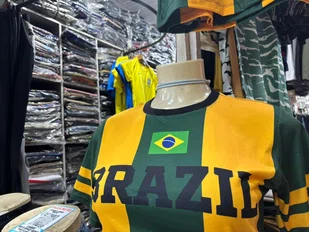 Busca por camisas da seleção brasileira movimentam as vendas