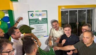 Severo Eulálio participa da inauguração de creche em Paulistana