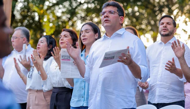 Rafael Fonteles participa de manifestações religiosas em Teresina