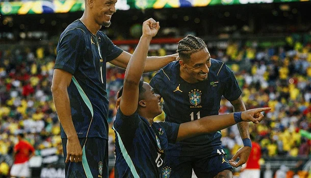 Brasil vence o Egito por 2 a 1 no último amistoso antes da Copa do Mundo