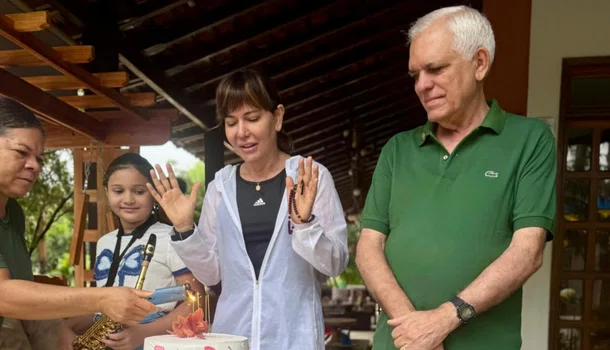 Banda Municipal Mestre Chico presta homenagem à prefeita Ivanária Sampaio em alusão ao seu aniversário