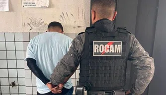 Adolescente é apreendido com revólver após perseguição policial