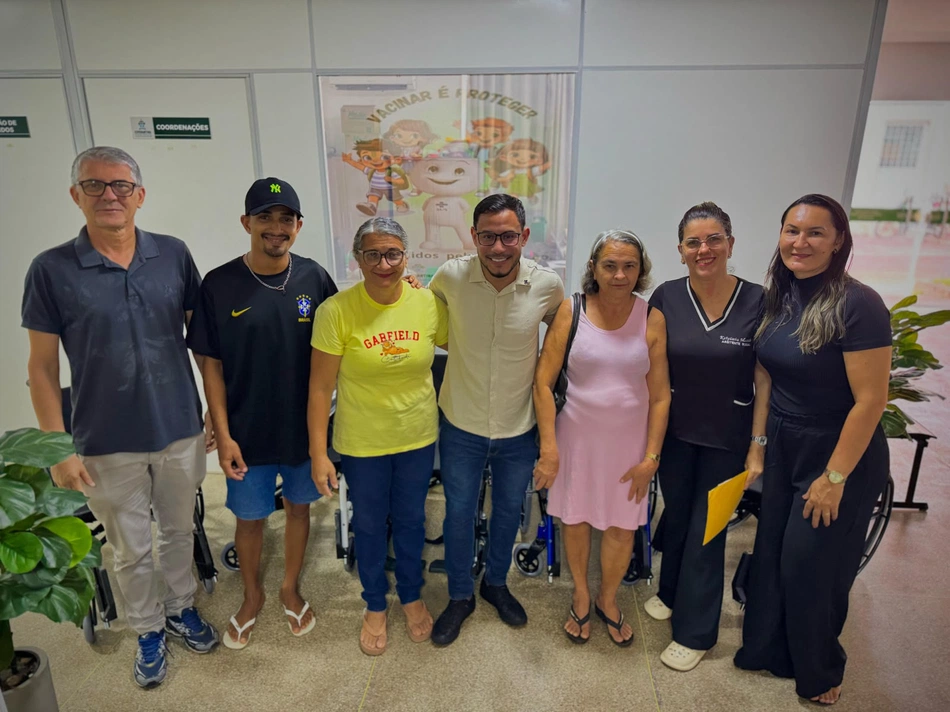 Secretaria Municipal de Saúde de Esperantina realiza entrega de cadeiras de rodas e fortalece ações de inc