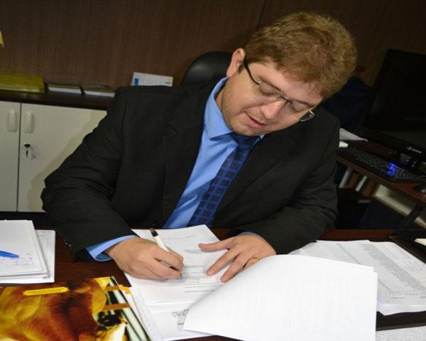 A Lei nº 4.381, de 3 de abril de 2013 reconhece no âmbito do município de Teresina, as competições de vaquejadas como atividades desportivas.(Imagem:CMT)