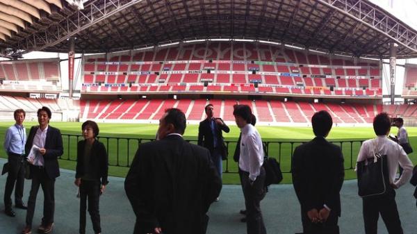 Corintianos e comissão visitam estádio de Toyota(Imagem: MItsuo Kawasaki / TV Globo)