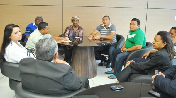 Reunião com terceirizados do HUT.(Imagem:Divulgação)
