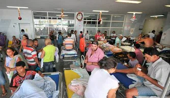 Sindicato afirma que acompanhantes e plantonistas não recebem refeições no HUT