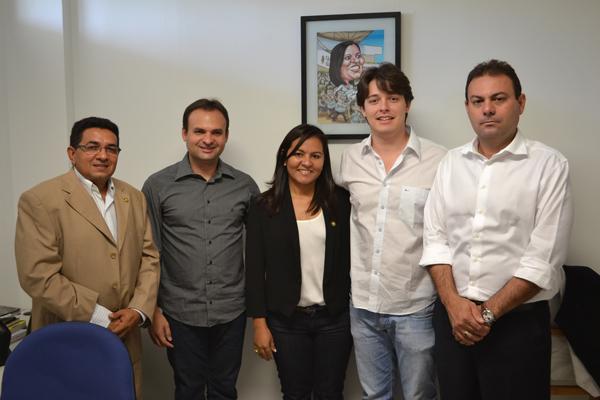 Valdemir Virgino, Mainha, Celene Fernandes, Caio Prado e o vereador Jeová Alencar.(Imagem:Divulgação)