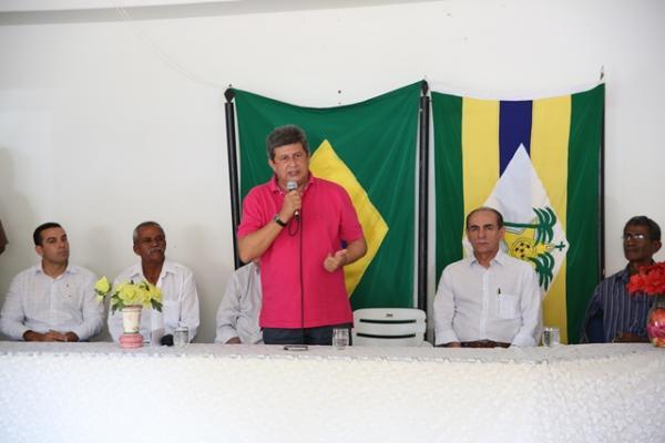 Zé Filho mantém diálogo com lideranças em Santo Antônio dos Milagres(Imagem:Divulgação)