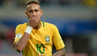 Vídeo mostra Neymar sendo agredido por mulher