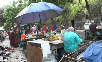 Ambulantes sofrem com queda nas vendas Ambulantes sofrem com queda nas vendas