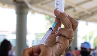 FMS realiza vacinação da 2ª dose contra a Covid FMS realiza vacinação da 2ª dose contra a Covid